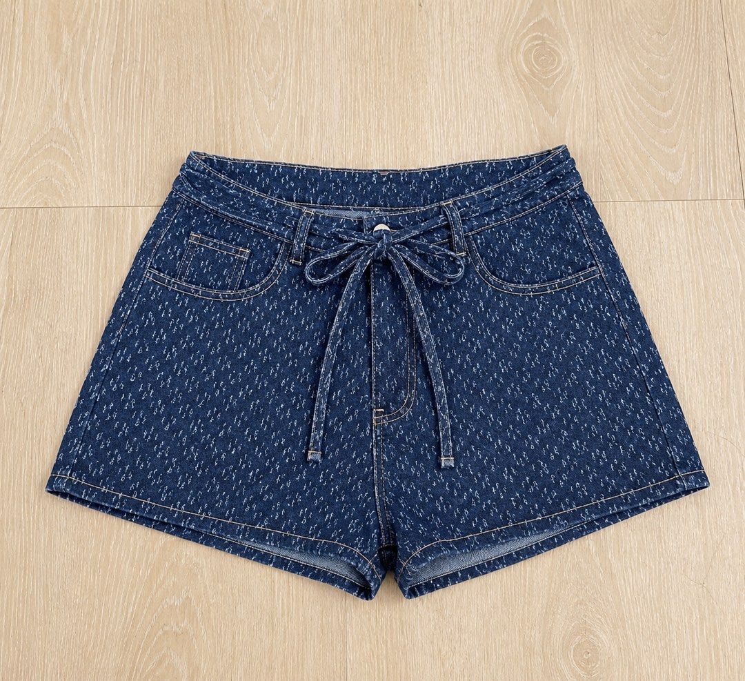 Denim Short women Shein (Category: Shorts) located in Cavite. Submitted by cardibabe (Listing ID 1460585700, Image 1). Description: Shein Denim short with belt denim size : medium to large keri pa to 29 to 31 and half.