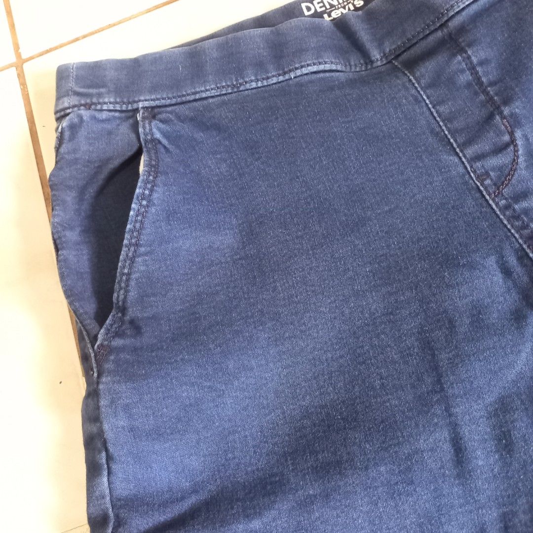 Denizen from Levi's (Category: Jeans) located in Pozorrubio. Submitted by aaaliyahselections (Listing ID 1460509412, Image 3). Description: Denizen from Levi's Size L 500 + SF REMINDERS: 📌Very good condi. 📌Color may vary due to lighting 📌Click each photo for the DETAILS & PRICE ❌️No Return ❌️No Cancellation ❌️No Bogus 📍Payment First VIA G-CASH Location: Pozorrubio Pangasinan We ship NATIONWIDE🚚 Via J&T HAPPY OLSHOPPING😍.