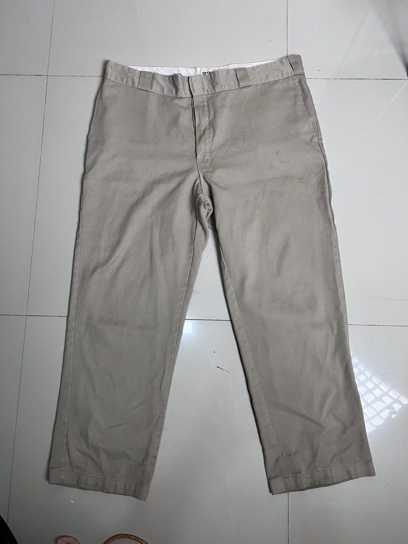 Dickies 874 Work Pants Khaki Brown (Category: Trousers) located in Cagayan de Oro. Submitted by brickachu (Listing ID 1460679864, Image 1). Description: Khaki brown dickies 874 work pants. has some marks, check all images. but overall, the condition is still great. 8/10. bought from a shop on instagram, haven’t used that much. W: 40 L: 39 Leg Opening: 9 buyer shoulders shipping fee. dimensions are in inches..