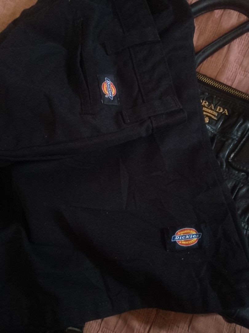 Dickies Black Cargo Pants (Category: Jeans) located in Bacolod City. Submitted by carlo1019 (Listing ID 1460667840, Image 1). Description: - Brand: Dickies - Color: Black - Style: Cargo Pants - Pockets: 2 front, 2 back, 2 side cargo pockets - Material: Durable - Ideal for: Work or casual wear.