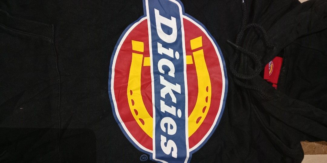 Dickies Hoodie (Category: Coats, Jackets and Outerwear) located in Manila. Submitted by white_rabbit19 (Listing ID 1460623653, Image 2). Description: 🔹No crack Print 🔹No hairline 🔹Color Rate 10/10 🔹Need Wash 🔹 NEGOTIABLE 📌.