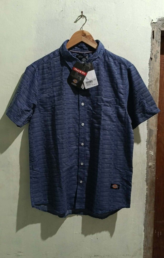 Dickies Polo Shirt (Category: Tshirts & Polo Shirts ) located in Naga. Submitted by rmsthrift (Listing ID 1460663955, Image 1). Description: Dimes 22x28.