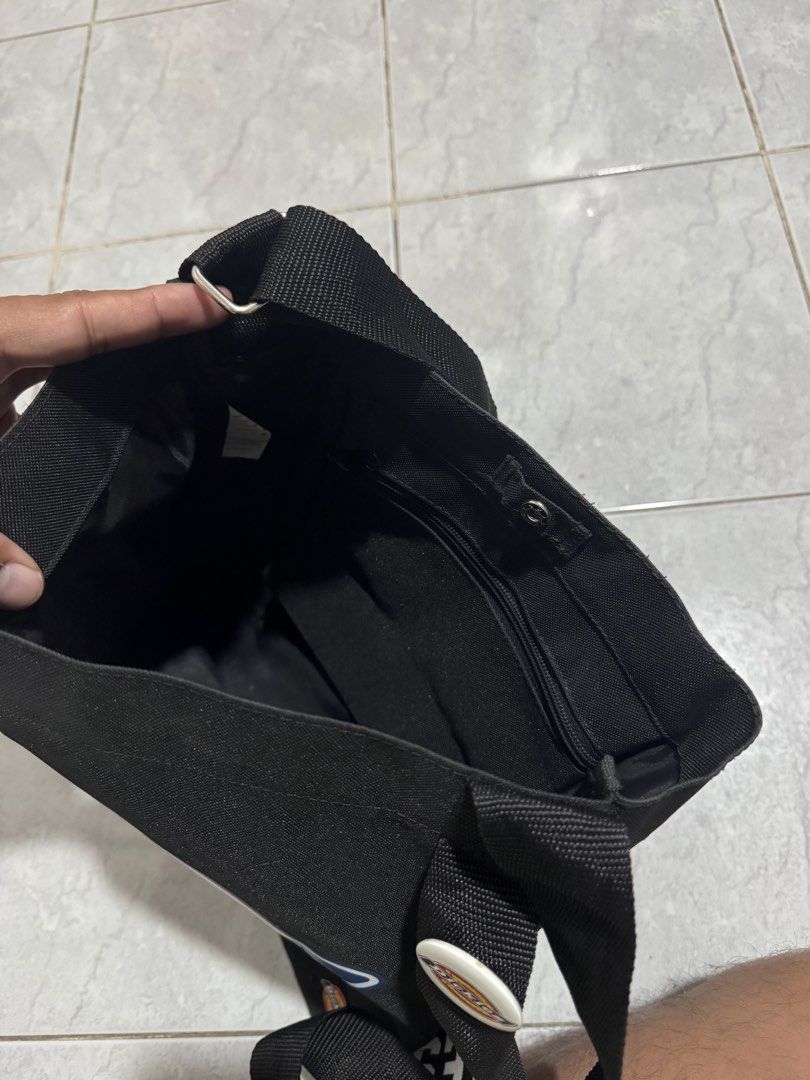 Dickies Sling bag (Category: Sling Bags) located in General Santos City (Dadiangas). Submitted by foxtrot308186 (Listing ID 1460643221, Image 3). Description: For sale only Actual picture posted Meet up: Gensan area. For shipping via J & T payment thru gcash or bank transfer. Pm for more details. Disclaimer: I am not affiliated with any brands featured in this post, copyright and registered trademarks are belongs to the respective brand owners. N