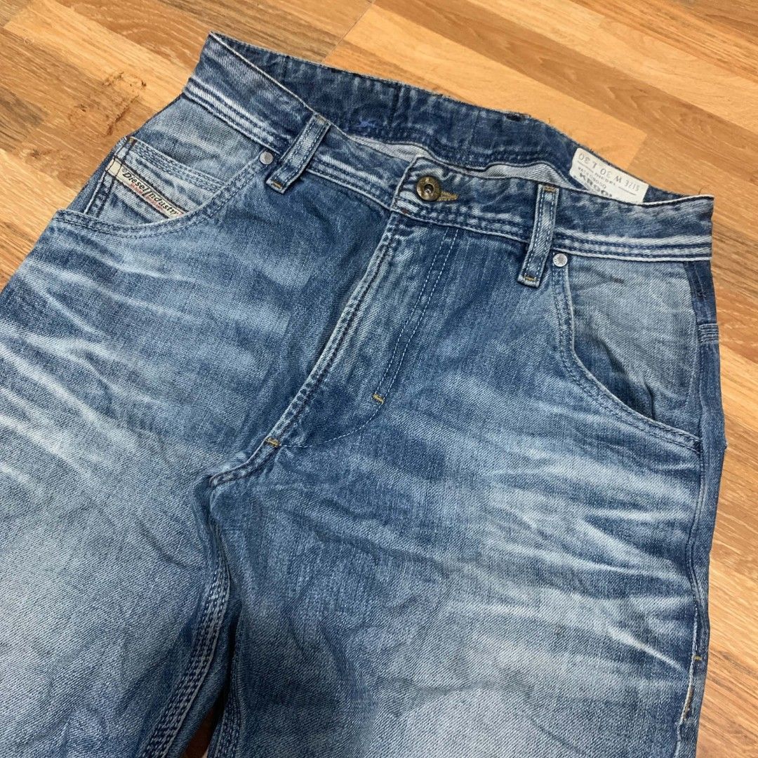 Diesel straight cut jeans (Category: Jeans) located in Valencia. Submitted by kentmorgia.462 (Listing ID 1460670832, Image 3). Description: .