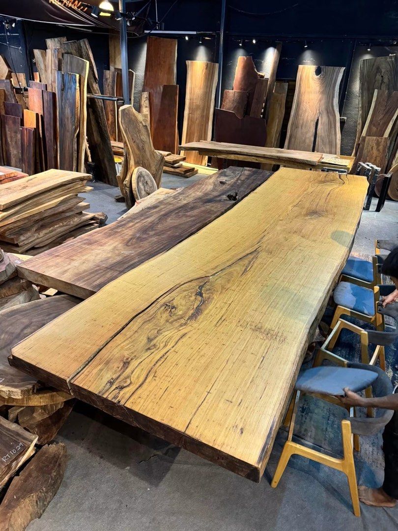 DINING TABLE (Category: Tables & Sets) located in Kuala Terengganu. Submitted by lancaro_84 (Listing ID 1460575207, Image 3). Description: SOLID WOOD DINING TABLE PELBAGAI JENIS CUSTOM MADE SOLID WOOD DINING TABLE .. ws je .. boleh bincang 0162020669 … .