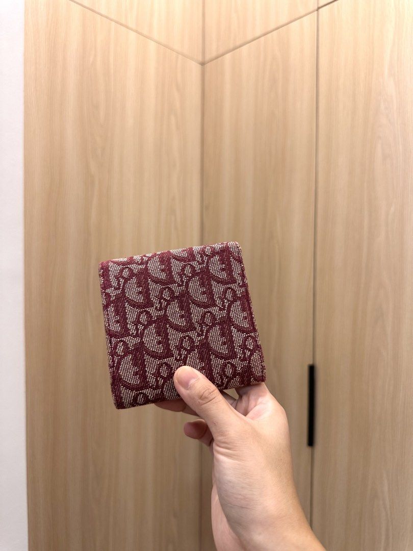 Dior Authentic Trifold Wallet (Category: Wallets & Card holders) located in Dagupan City. Submitted by thymeph (Listing ID 1460664954, Image 2). Description: Authentic and 100% guaranteed original. Open for nego - Drop your price offer.