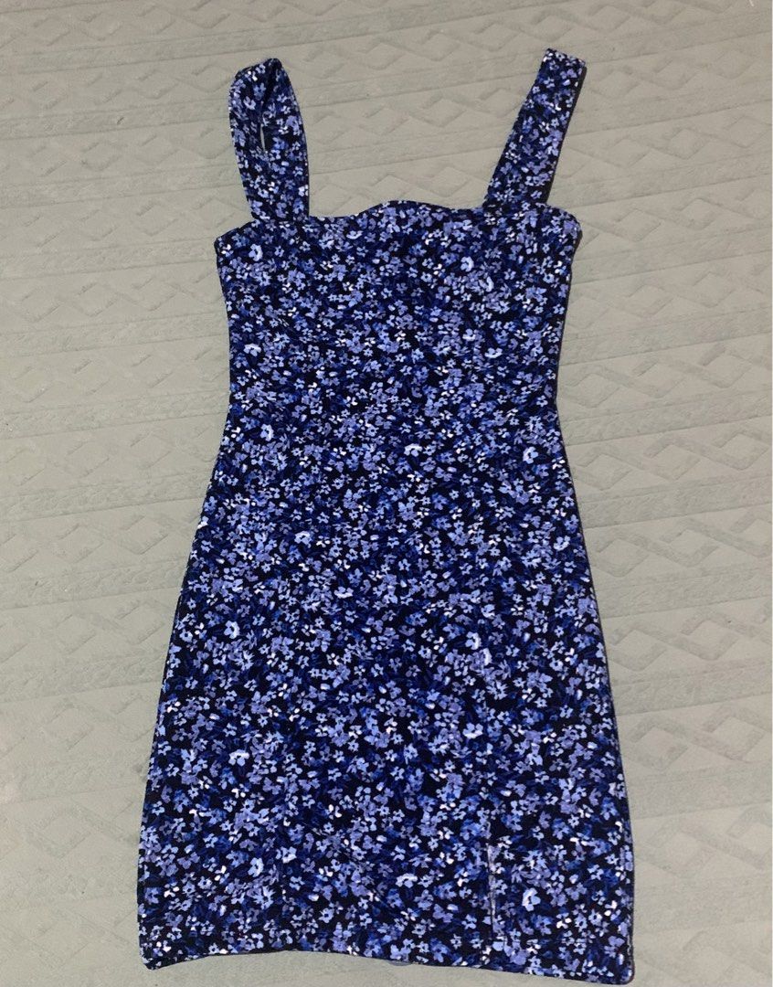 Divided Blue Floral Mini Dress (Category: Dresses) located in Las Pinas. Submitted by flamebytheshore (Listing ID 1460514788, Image 1). Description: Divided Blue Floral Mini Dress FITS XXS - XS FRAMES 🔎 RFS : Decluttering PAYMENT ONLY THROUGH GCASH! MOD LALAMOVE (METRO MANILA OR NEAR PROVINCES) / J&T 📍 SELLER LOC : LAS PIÑAS — note that buyer will shoulder shipping fee for further questions regarding size or damages, message me!.