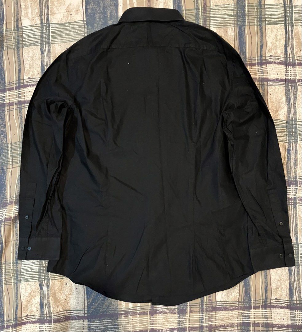 DKNY Men’s (Category: Formal Shirts) located in Pulilan. Submitted by aneth11983 (Listing ID 1460569602, Image 2). Description: DKNY Men’s XL on tag Preowned. Color rate 10/10 Chest 32” Length 30” Sleeves 24” (30”from shoulders) Price+sf First to pay/ payment first vasis Gcash / JnT Will accept offer after payment is done. 📍Pulilan, Bulacan.