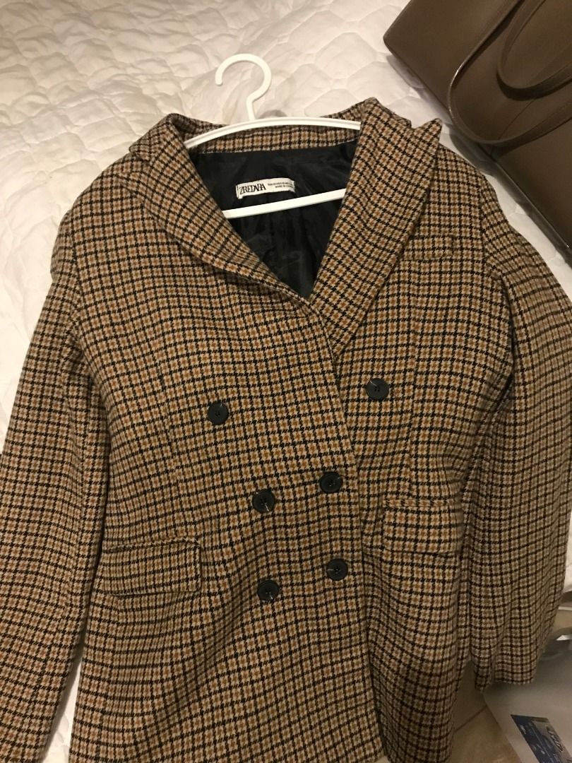 Double Breasted Plaid Blazer (Category: Coats, Jackets and Outerwear) located in Antipolo. Submitted by renz_1 (Listing ID 1460623662, Image 3). Description: PERFECT holiday OOTD! Condition: Super excellent condition (used only once, NO FLAWS) Style: Great for layering / autumn wear.