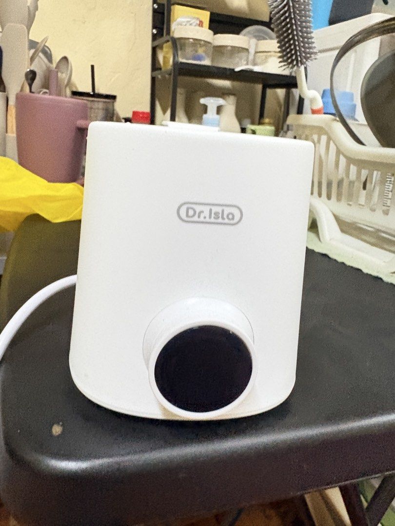 Dr Isla Bottle Warmer (Category: Breastfeeding & Bottle Feeding) located in Quezon City. Submitted by alexiszowie (Listing ID 1460556816, Image 1). Description: Used Twice only, bought basically for breast milk but unfortunately hindi po nabiyayaan ng breast milk. Price still negotiable.