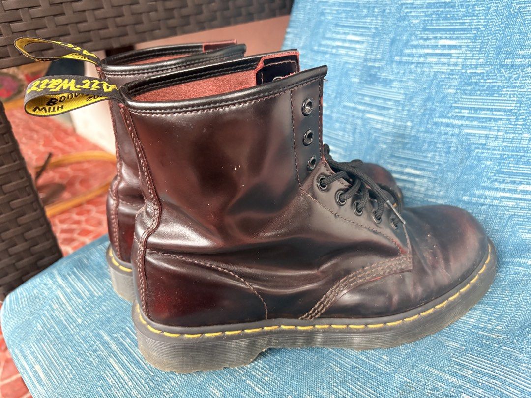 Dr. Martens Air Cushion Sole (Category: Casual Shoes) located in Manila. Submitted by ivydiabordo (Listing ID 1460615429, Image 1). Description: Original Needs minimal cleaning.