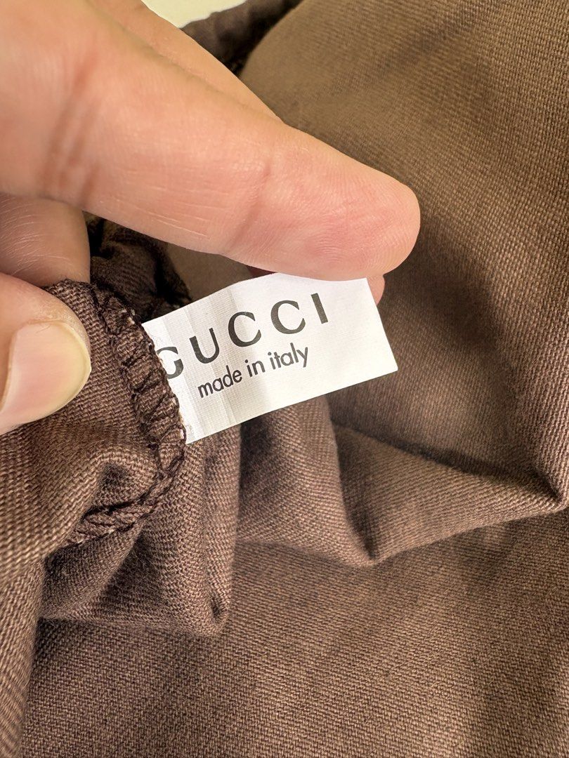 Dustbag guccingg (Category: Luxury Bags & Wallets) located in Los Banos. Submitted by ditasbautista2329 (Listing ID 1460510064, Image 3). Description: OG dustbag guccingggg Super kapal Excellent condition.