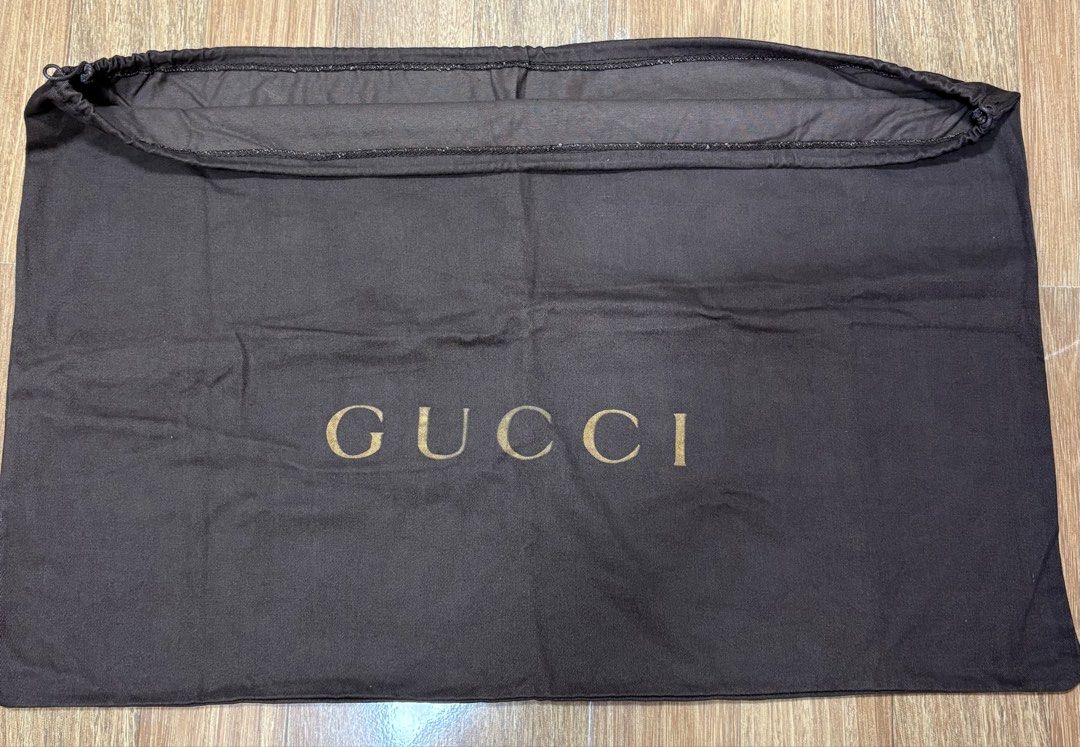 Dustbag guccingg (Category: Luxury Bags & Wallets) located in Los Banos. Submitted by ditasbautista2329 (Listing ID 1460510064, Image 2). Description: OG dustbag guccingggg Super kapal Excellent condition.