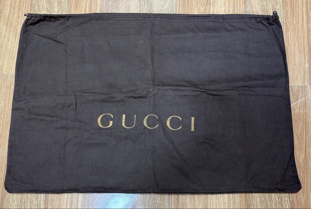 Dustbag guccingg (Category: Luxury Bags & Wallets) located in Los Banos. Submitted by ditasbautista2329 (Listing ID 1460510064, Image 1). Description: OG dustbag guccingggg Super kapal Excellent condition.