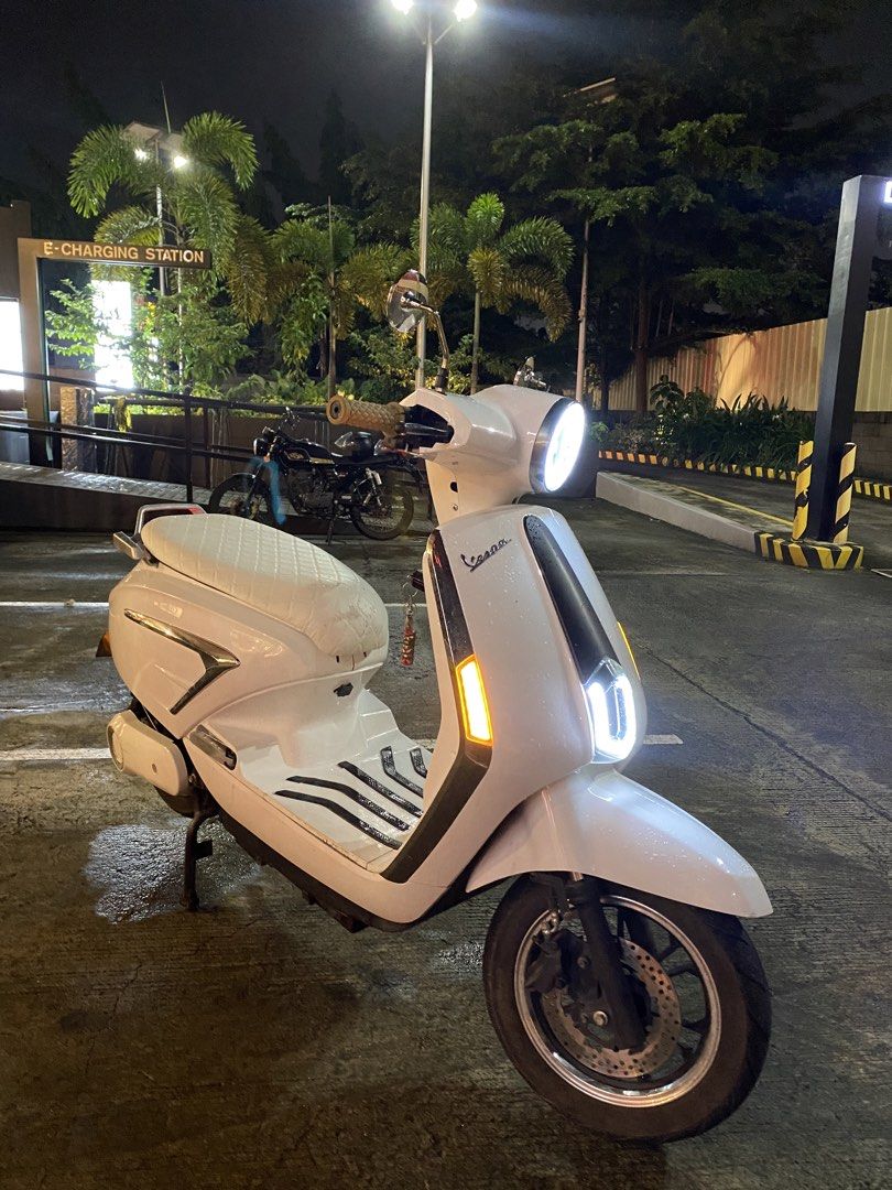 EBIKE NWOW WSP (Category: Motorbikes for Sale) located in Manila. Submitted by zenturtle_078be7 (Listing ID 1460689703, Image 2). Description: NWOW WSP — WHITE | FOR SALE UNIT DETAILS • NWOW WSP White • 72V 32Ah Lead-Acid Battery • 1500W Motor • Estimated Range: 80–110 KM • Top Speed: 50–55 KM/H • Load Capacity: 150 KG • Lady Owner • Complete Papers • 2 Keys KASAMA SA UNIT • Original Charger • Extension • Kapote / Helmet • Bag • 2 Keys CONDITION 