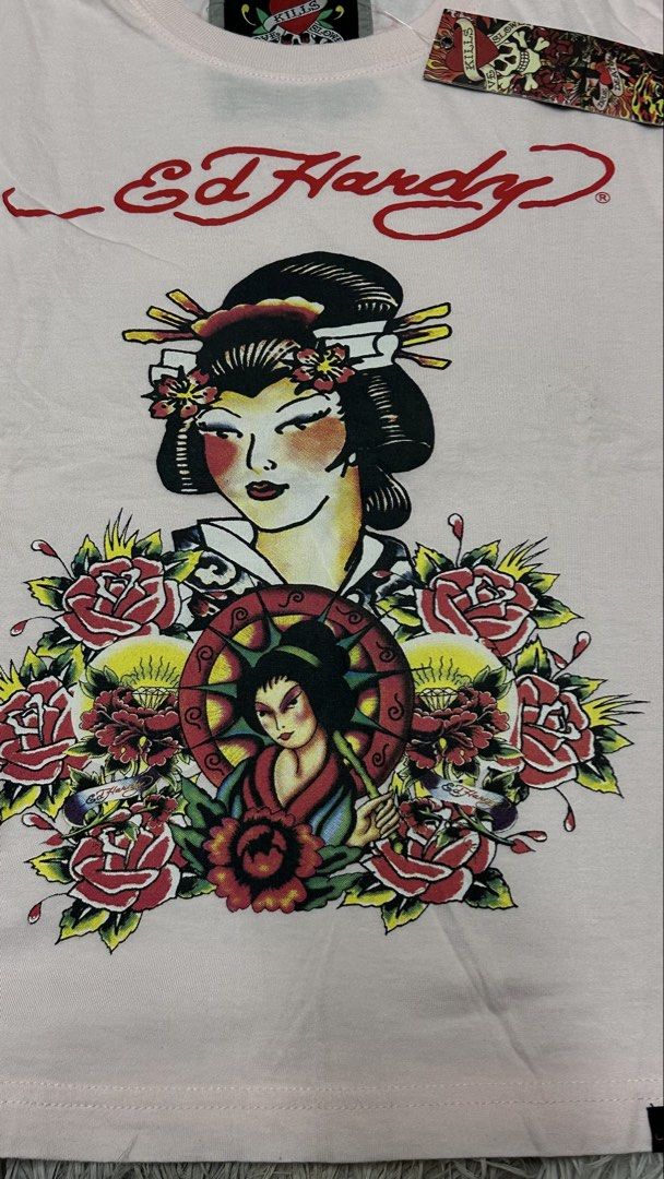 Ed h*rdy tee (Category: Shirts) located in Manila. Submitted by paulovenegaskalakal2020 (Listing ID 1460560066, Image 3). Description: For sale! Kalakal. Ed h*rdy WOMENS Modern Small- 14 width x 21 length inches Minimal dirt Need wash Brandnew with hangtag MINE 899 +sf.
