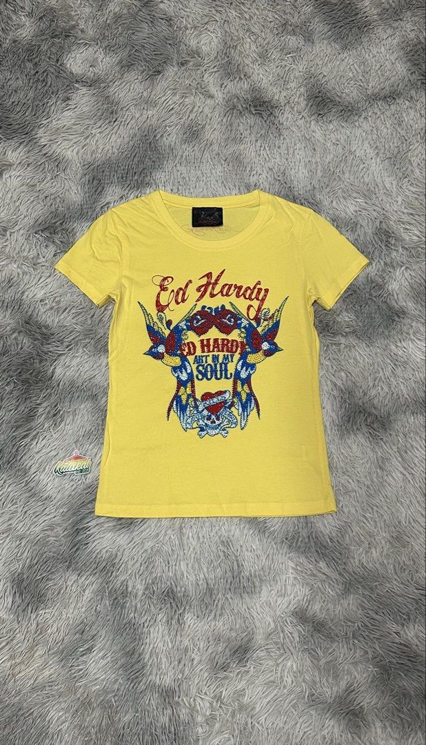 Ed h*rdy tee (Category: Shirts) located in Manila. Submitted by paulovenegaskalakal2020 (Listing ID 1460560313, Image 1). Description: For sale! Kalakal. Ed h*rdy WOMENS Modern Small- 14.5 width x 22.5 length inches Minimal dirt Good as new MINE 899 +sf.