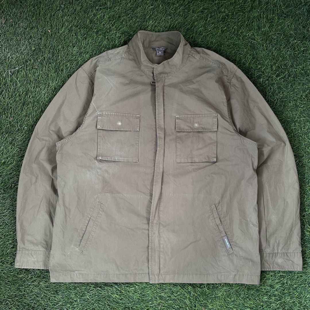 Eddie Bauer Utility Field Jacket (Category: Coats, Jackets and Outerwear) located in Pasig City. Submitted by icie_finds (Listing ID 1460531617, Image 1). Description: Eddie Bauer Utility Field Jacket SIZE: Fits Large (Tag size L) DIMES: W 24.5 L 28.5 Brand: Eddie Bauer Style / Model: Stand-Collar Utility Field Jacket / Outdoor Casual Jacket Color: Olive Green Material: 65% Polyester / 35% Cotton (Water-resistant / Weather-resistant blend) Measur