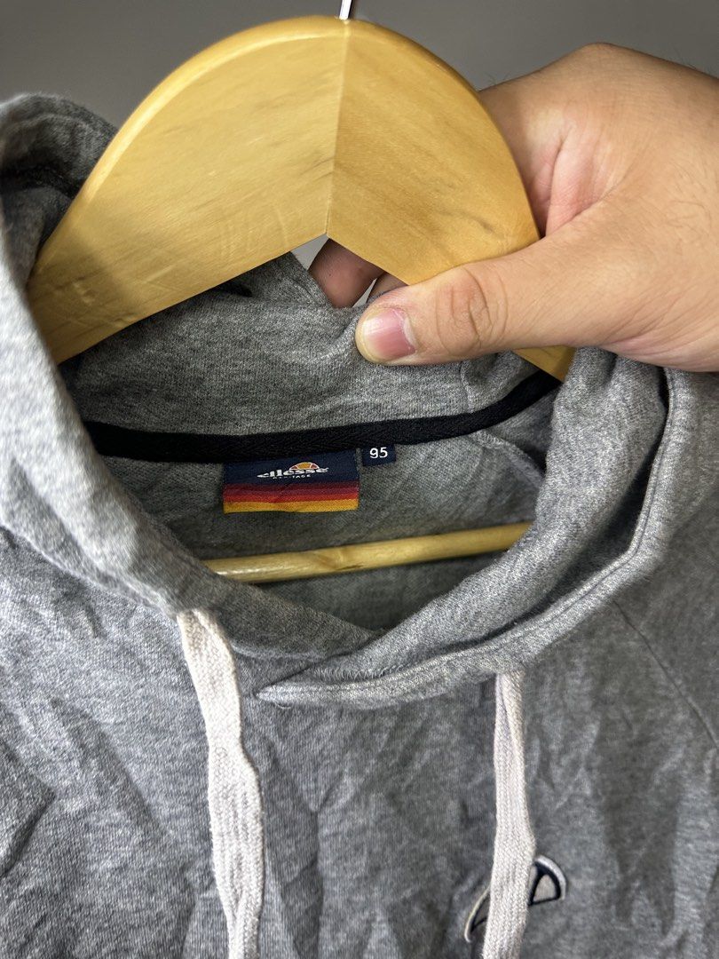 ELLESSE HOODIE (Category: Coats, Jackets and Outerwear) located in Molave. Submitted by thriftmate13 (Listing ID 1460699224, Image 2). Description: .