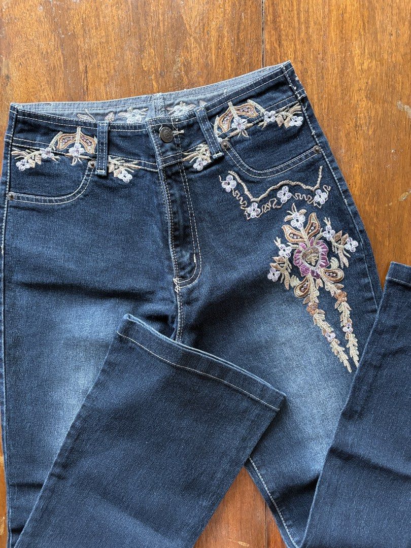 Embroidered and Beaded Design Flare Jeans (Category: Jeans) located in Manila. Submitted by da.rrel.real (Listing ID 1460538954, Image 2). Description: ⋆˚꩜｡ details ⋆˚꩜｡ size : width 26, length 36.5 issues : none color rate : 9/10 perfect fade .✦ ݁˖ rules .✦ ݁˖ * no return / refund / exchange * you ask for more photos if you're SURE BUYER * shipping fee is shouldered by buyers unless stated otherwise (loc: Baguio City) love, darrel 𝜗𝜚⋆₊˚ .