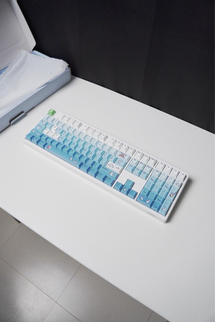 EPOMAKER x HUMAN FALL FLAT HE108 (Category: Computer Keyboard) located in Castillejos. Submitted by ikomelk (Listing ID 1460546858, Image 2). Description: 📦 FOR SALE ✅ No issue / 100% working ✅ Used for unboxing, review, and content creation only ✅ Well-maintained and handled with care ✅ Complete inclusion (if complete) ✅ Actual photos are already posted above 📌 RFS: Decluttering / Done reviewing the product 🚚 Shipping: • Buyer will shoulder t