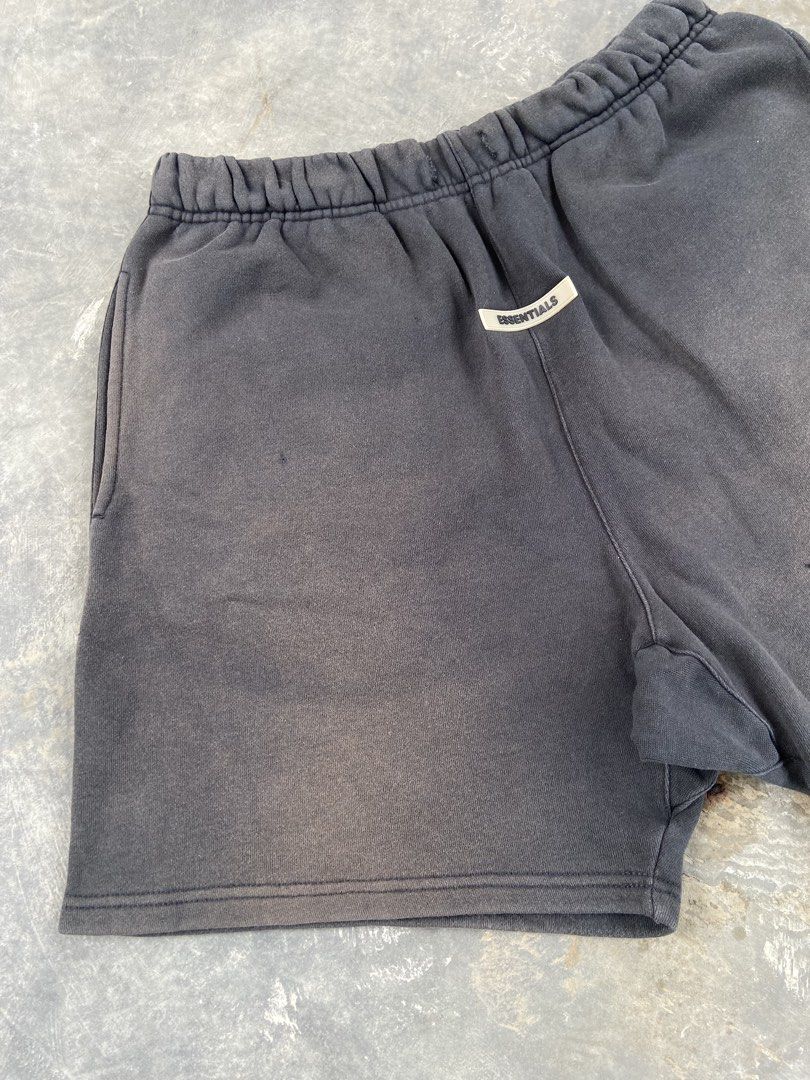 Essentials short pant (Category: Shorts) located in Sandakan. Submitted by bad.clothes (Listing ID 1460530607, Image 3). Description: P30-34 / L18.5 / OL13 Pinggang bergetah Berminat? Chat tepi terus!.