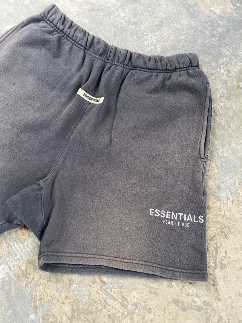 Essentials short pant (Category: Shorts) located in Sandakan. Submitted by bad.clothes (Listing ID 1460530607, Image 2). Description: P30-34 / L18.5 / OL13 Pinggang bergetah Berminat? Chat tepi terus!.