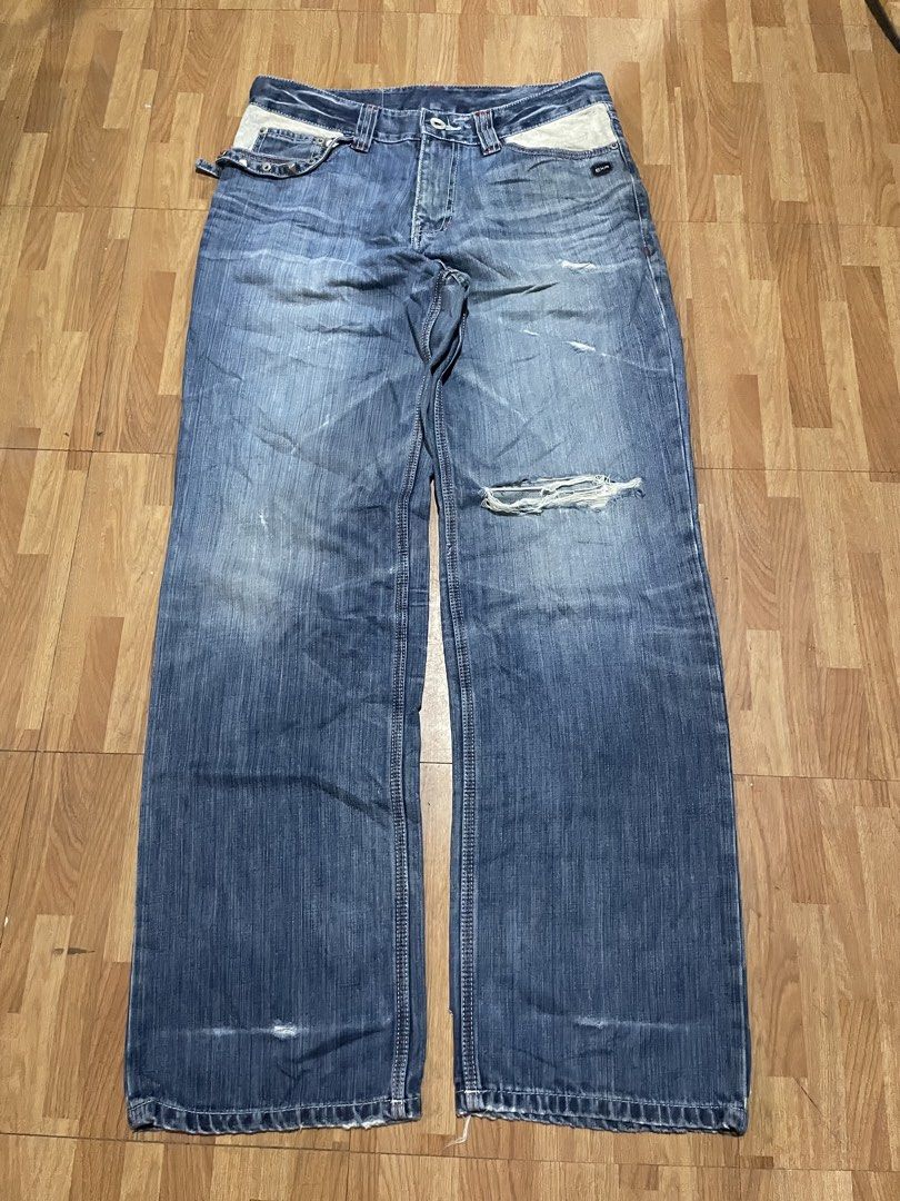 EXR BOOTCUT JEANS (Category: Jeans) located in General Santos City (Dadiangas). Submitted by yusofubpon (Listing ID 1460684413, Image 1). Description: (CHECK THE PHOTOS FOR DETAILS AND ISSUE) WAIST-34 LENGTH-42.5 LEGOPENING-9.5 Vintage vibes, bold details, and Classic distressed denim with statement stitching.