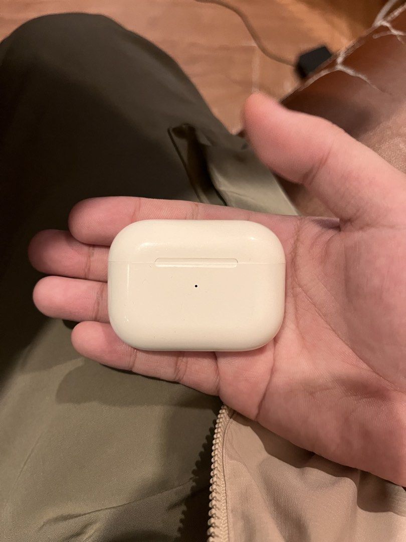 Fake Airpods (Category: Earphones) located in Manila. Submitted by jcfbanas48580 (Listing ID 1460686309, Image 2). Description: Copy of airpods. Honestly good sound quality although features are not available like ANC..