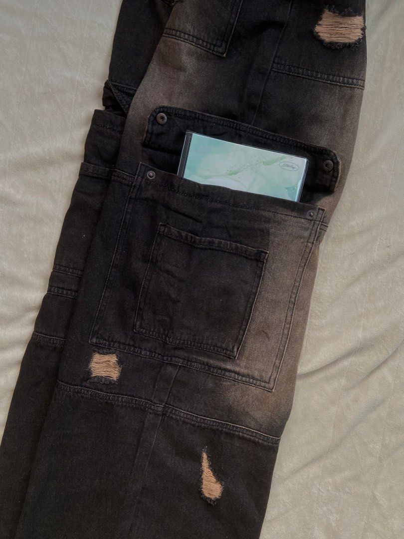 FASHIONNOVA black washed cargo pants (Category: Jeans) located in Cagayan de Oro. Submitted by michaelpecenio (Listing ID 1460679129, Image 3). Description: - MINE 650 (FASHION NOVA) black washed cargo pants w distressed design measurements (zero start in inches) waist / 33 length / 45 thigh / 14.5 hem / 13 big pockets bnew with tags color rate 10/10 hard denim heavyweight no issue.