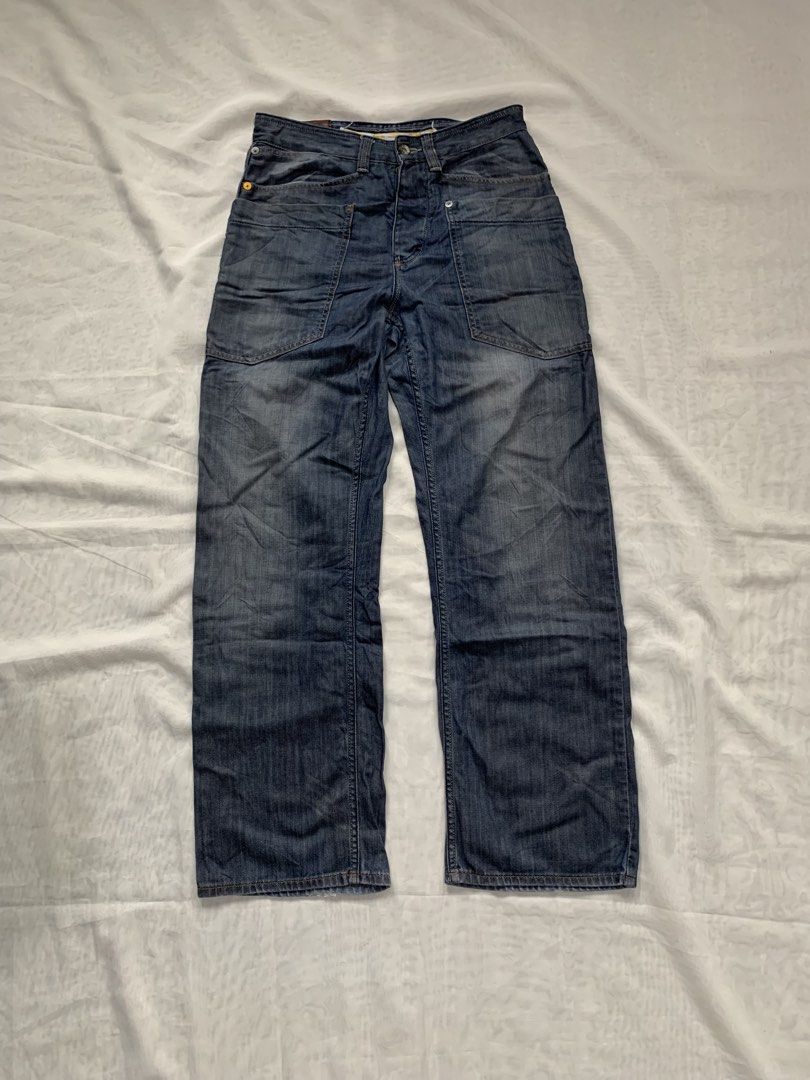 Fat Face buckle denim jeans (Category: Jeans) located in Manila. Submitted by osean_222 (Listing ID 1460664017, Image 1). Description: 30x41x9.5.