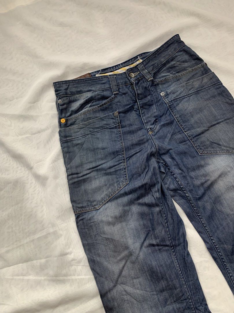 Fat Face buckle denim jeans (Category: Jeans) located in Manila. Submitted by osean_222 (Listing ID 1460664017, Image 2). Description: 30x41x9.5.