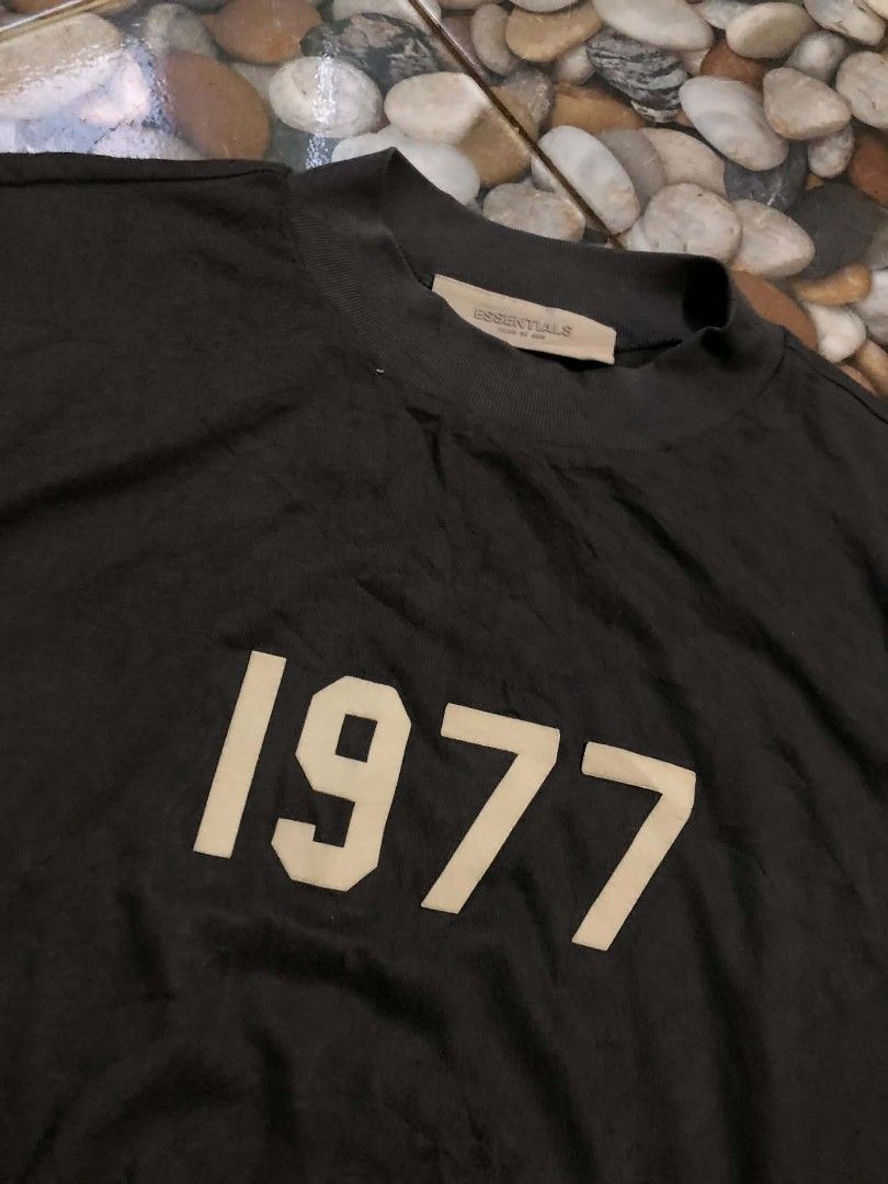 FEAR OF GOD ESSENTIAL 1977 (Category: Tshirts & Polo Shirts ) located in Manila. Submitted by thriftyah_23 (Listing ID 1460637473, Image 2). Description: FEAR OF GOD ESSENTIAL 1977 DIMES L-24 W-21 EXCELLENT CONDITION 9.5 COLOR RATE ORIG.