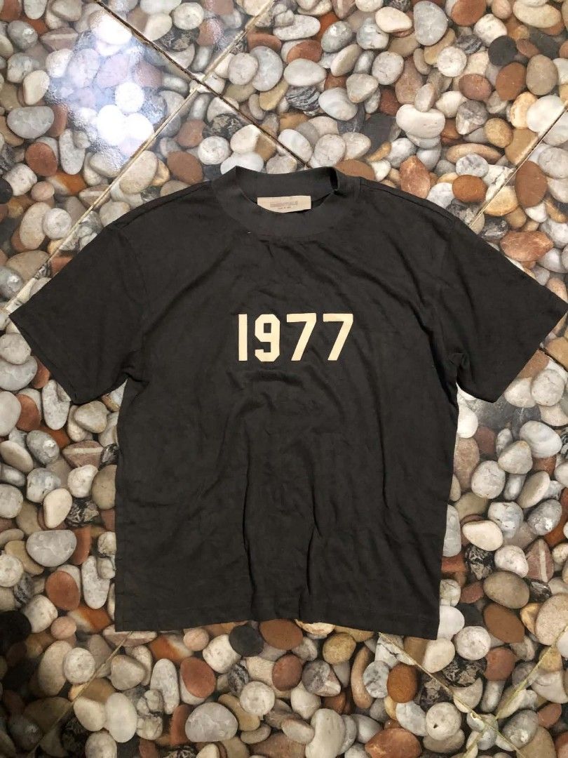 FEAR OF GOD ESSENTIAL 1977 (Category: Tshirts & Polo Shirts ) located in Manila. Submitted by thriftyah_23 (Listing ID 1460637473, Image 1). Description: FEAR OF GOD ESSENTIAL 1977 DIMES L-24 W-21 EXCELLENT CONDITION 9.5 COLOR RATE ORIG.