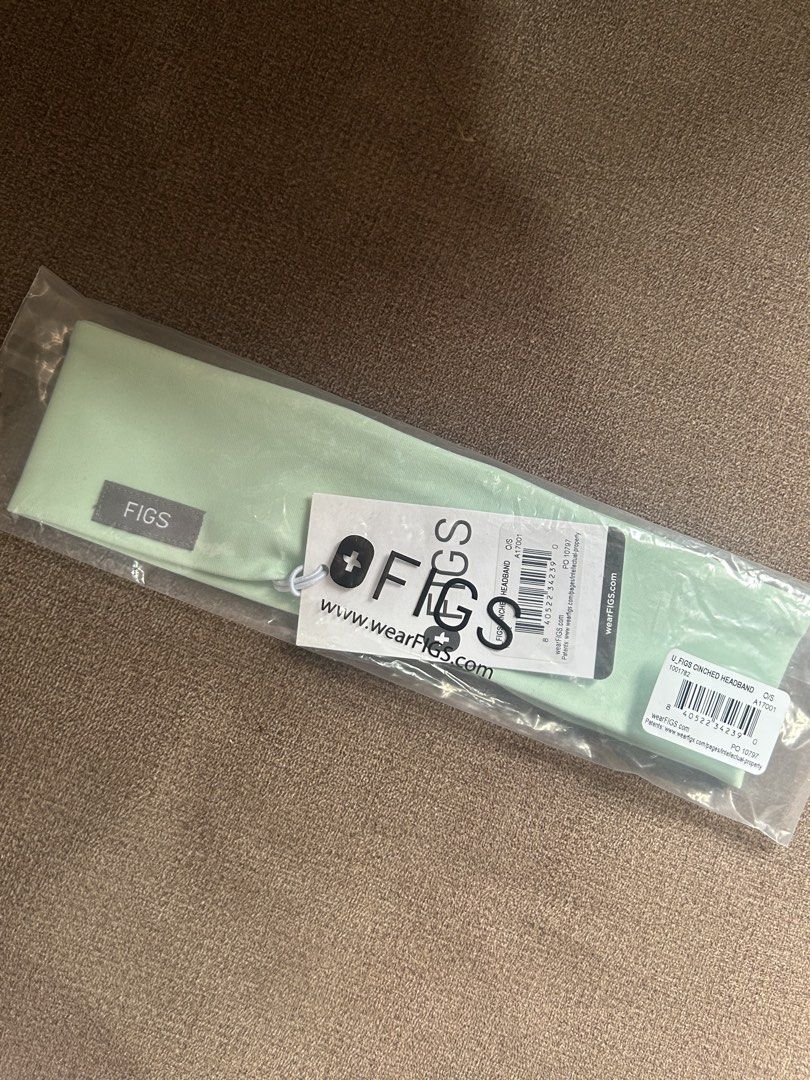 FIGS Cinched Headband (Category: Hair Accessories) located in San Juan City. Submitted by alythromycin (Listing ID 1460557773, Image 2). Description: - Brand new FIGS sagewater headband - Comes in original packaging still with tag.