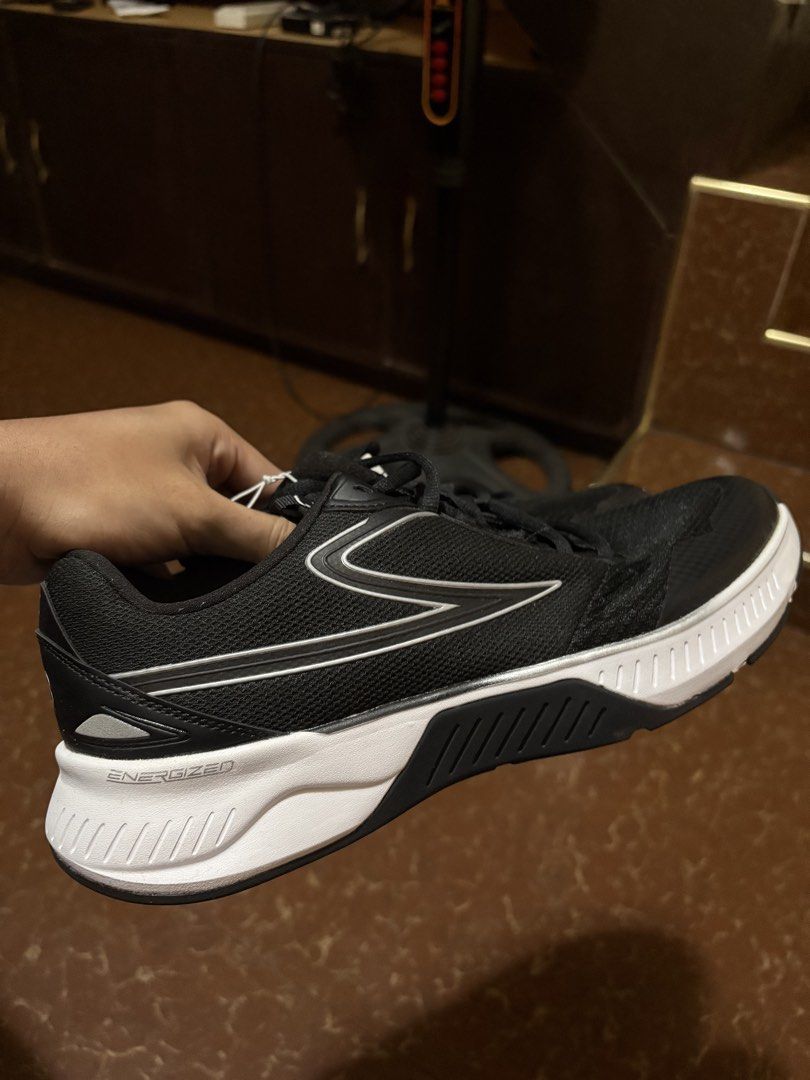 Fila "Energized" Memory foam size 11 (Category: Sneakers) located in Cavite. Submitted by yukibuhain0-51609 (Listing ID 1460575876, Image 1). Description: Location: General Trias, Cavite - Brand new, unworn black Fila athletic shoes - Size: 11 - Features "Energized" sole and "Memory" foam insoles - Lace-up closure - Ideal for running or training.