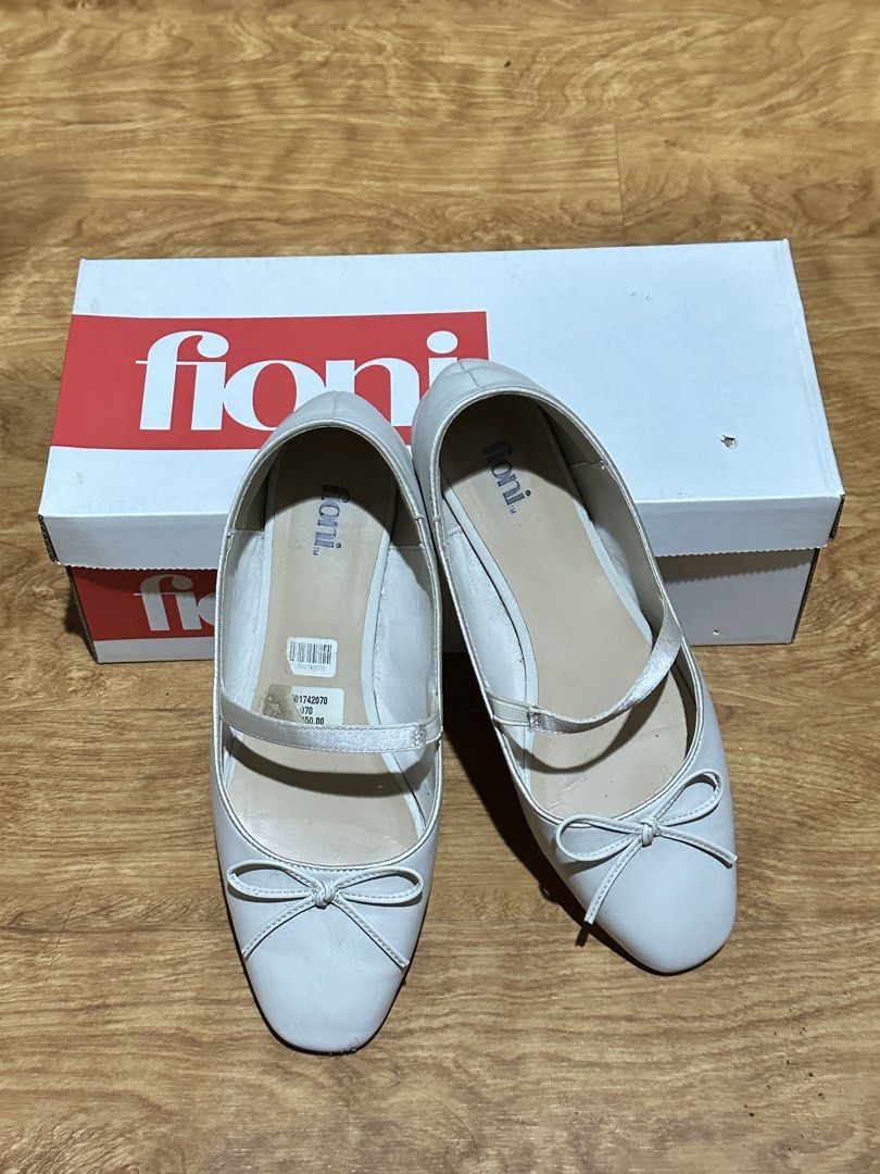 Fioni Betty Flats in Nude (Category: Flats & Sandals) located in Marikina City. Submitted by abyrivera (Listing ID 1460701255, Image 1). Description: .