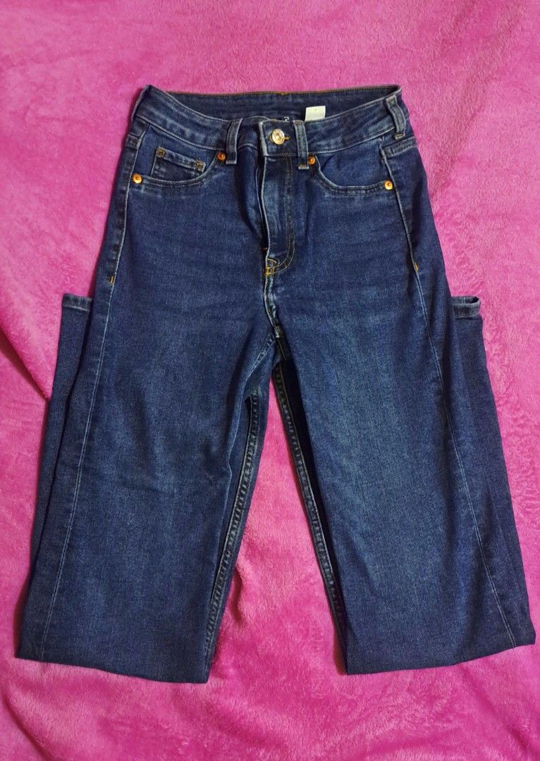 Flare pants (Category: Other Bottoms) located in Manila. Submitted by yannahfaye60278 (Listing ID 1460514185, Image 1). Description: Flare pants is not above the waist. Fit for petite gurlies! Fit for girls with a waistline of 27-28. No return no exchange. Cash/Gcash upon meet-up. Gcash for pick-up / Pay first if for pick-up.