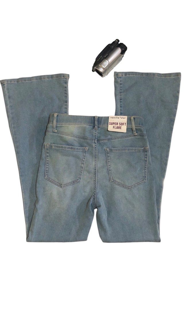 Flare Pants (Category: Jeans) located in Manila. Submitted by thriftlangs_ig (Listing ID 1460689528, Image 2). Description: issue and details ay asa last photo pa check nalang and also the size. .