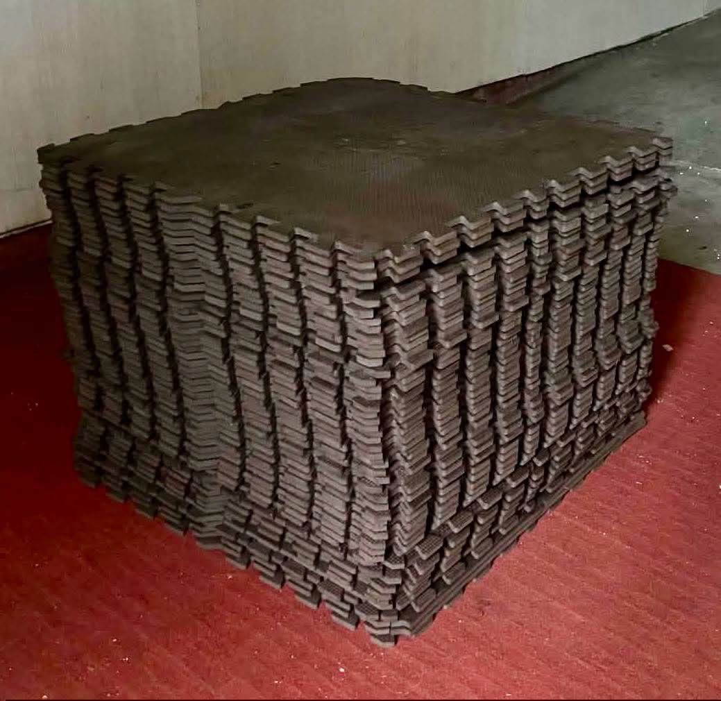 Floor Rubber tiles (Category: Other Home Furniture) located in Meycauayan. Submitted by marygracecasimiro (Listing ID 1460632073, Image 2). Description: Big‼️ Dark Brown 50pieces Big‼️ Light Brown 42pieces Interlocking Floor Rubber Tiles 24 x 24 inches Php 5,200 take-all 92 pieces🩷.