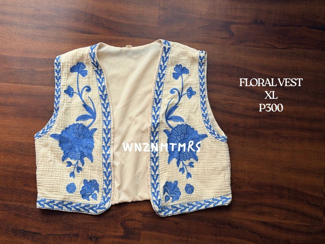 Floral Vest (Category: Sleeveless) located in Pasay City. Submitted by wnznmtmrs (Listing ID 1460694897, Image 1). Description: .