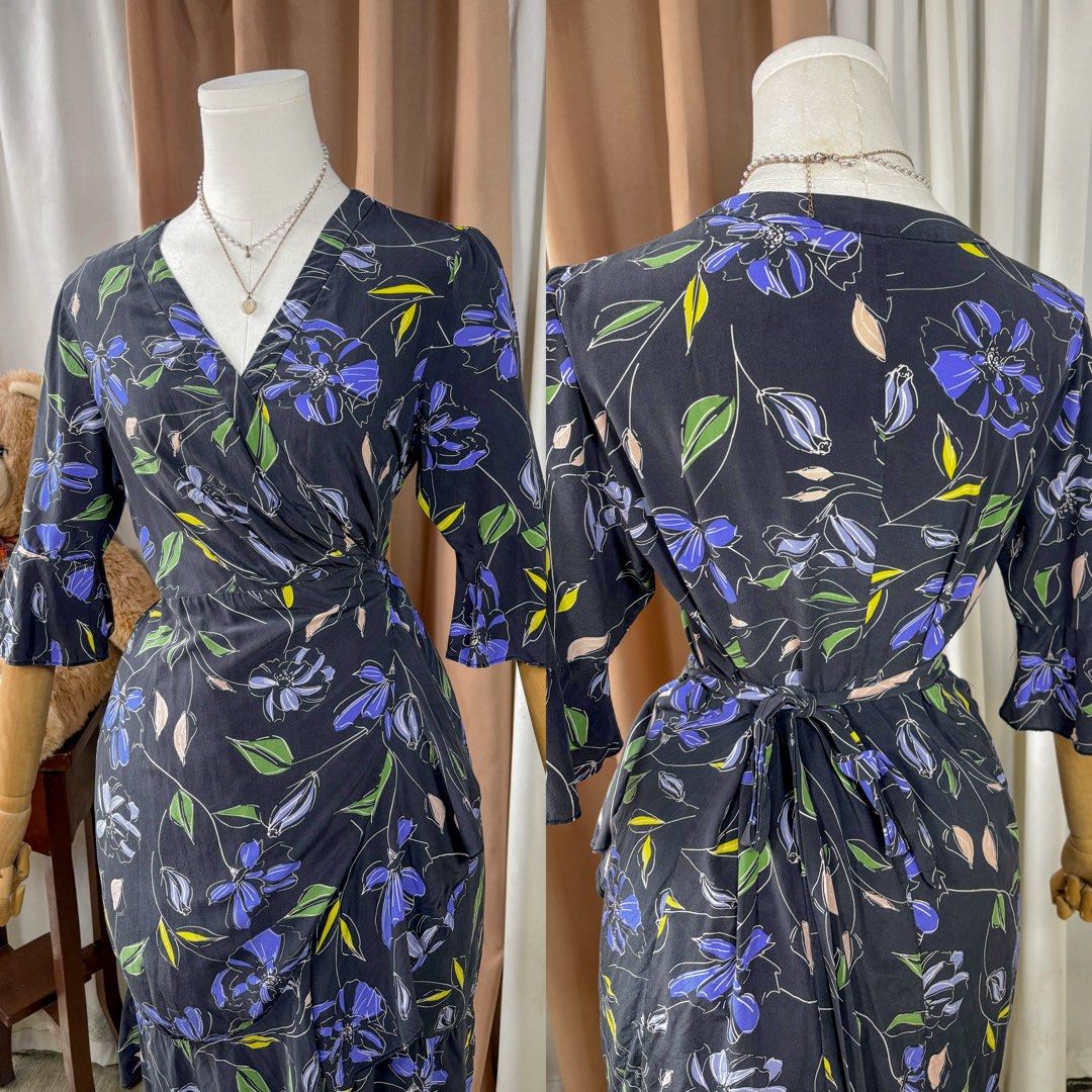 Floral Wrap Dress (Category: Dresses) located in General Trias. Submitted by Ashantyscollezion (Listing ID 1460693545, Image 2). Description: ✏️ 𝘒𝘪𝘯𝘥𝘭𝘺 𝘕𝘰𝘵𝘦: - 𝘗𝘭𝘦𝘢𝘴𝘦 𝘤𝘩𝘦𝘤𝘬 𝘢𝘭𝘭 𝘥𝘦𝘵𝘢𝘪𝘭𝘴 𝘪𝘯 𝘵𝘩𝘦 𝘤𝘢𝘱𝘵𝘪𝘰𝘯𝘴. - 𝘋𝘪𝘮𝘦𝘯𝘴𝘪𝘰𝘯𝘴 𝘢𝘭𝘳𝘦𝘢𝘥𝘺 𝘰𝘯 𝘵𝘩𝘦 𝘱𝘩𝘰𝘵𝘰. -𝘱𝘦𝘵𝘵𝘪𝘤𝘰𝘢𝘵, 𝘳𝘪𝘣𝘣𝘰𝘯 𝘢𝘯𝘥 𝘰𝘵𝘩𝘦𝘳 𝘴𝘵𝘺𝘭𝘪𝘯𝘨 𝘪𝘵𝘦𝘮𝘴 𝘢𝘳𝘦 𝘯𝘰𝘵 𝘪𝘯𝘤𝘭𝘶𝘥𝘦𝘥. 𝘍𝘰𝘳 𝘧𝘭𝘢𝘸𝘴 𝘢𝘯𝘥 𝘰𝘵𝘩�