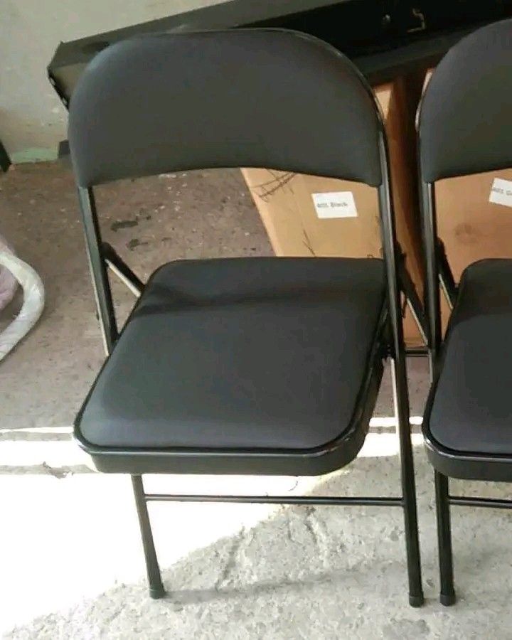 Folding Chair (Category: Chairs) located in Makati City. Submitted by oideme (Listing ID 1460514351, Image 2). Description: .