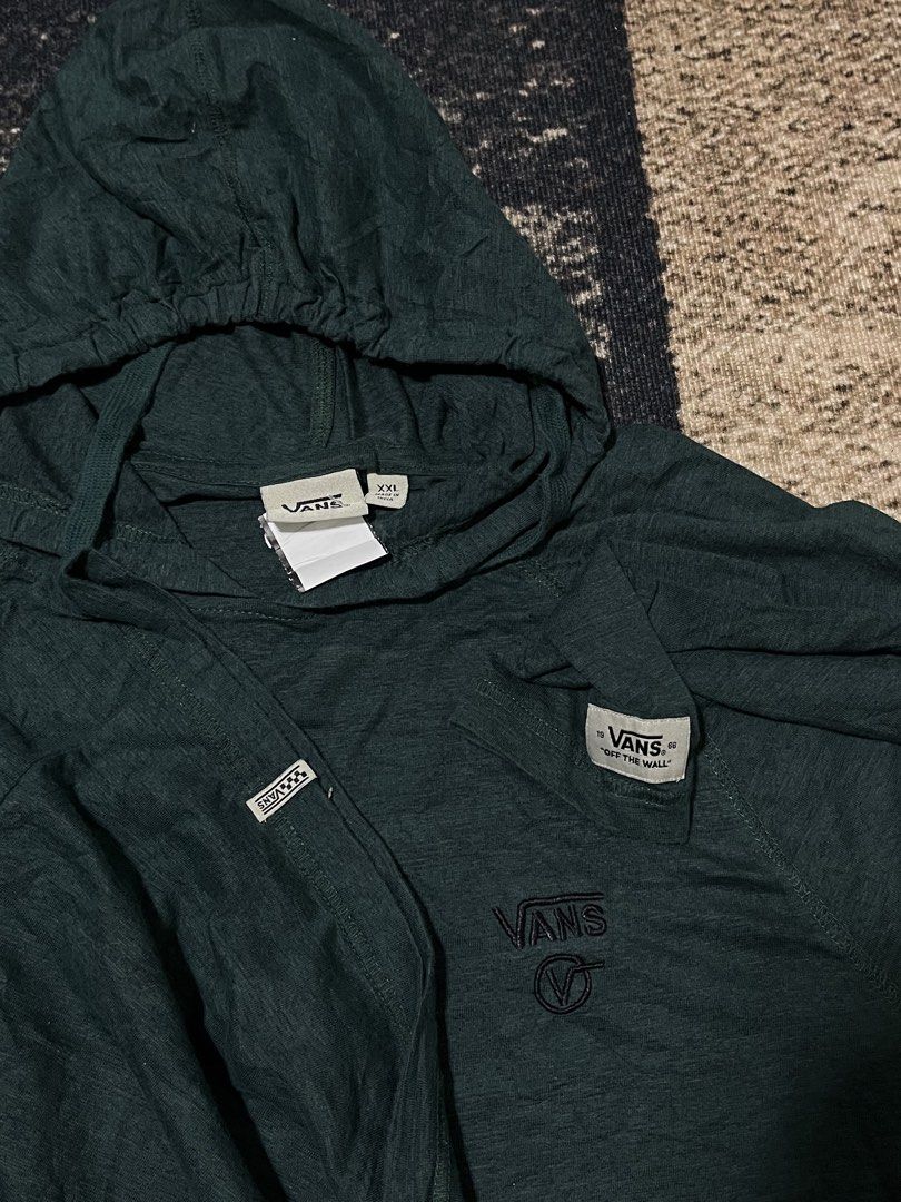 FOR SALE (Category: Coats, Jackets and Outerwear) located in Bulacan. Submitted by sef19 (Listing ID 1460567377, Image 2). Description: VANS - size : XXL condition : excellent price : ₱920 - location : bulacan mop : gcash / jnt pm 📩📩📩.