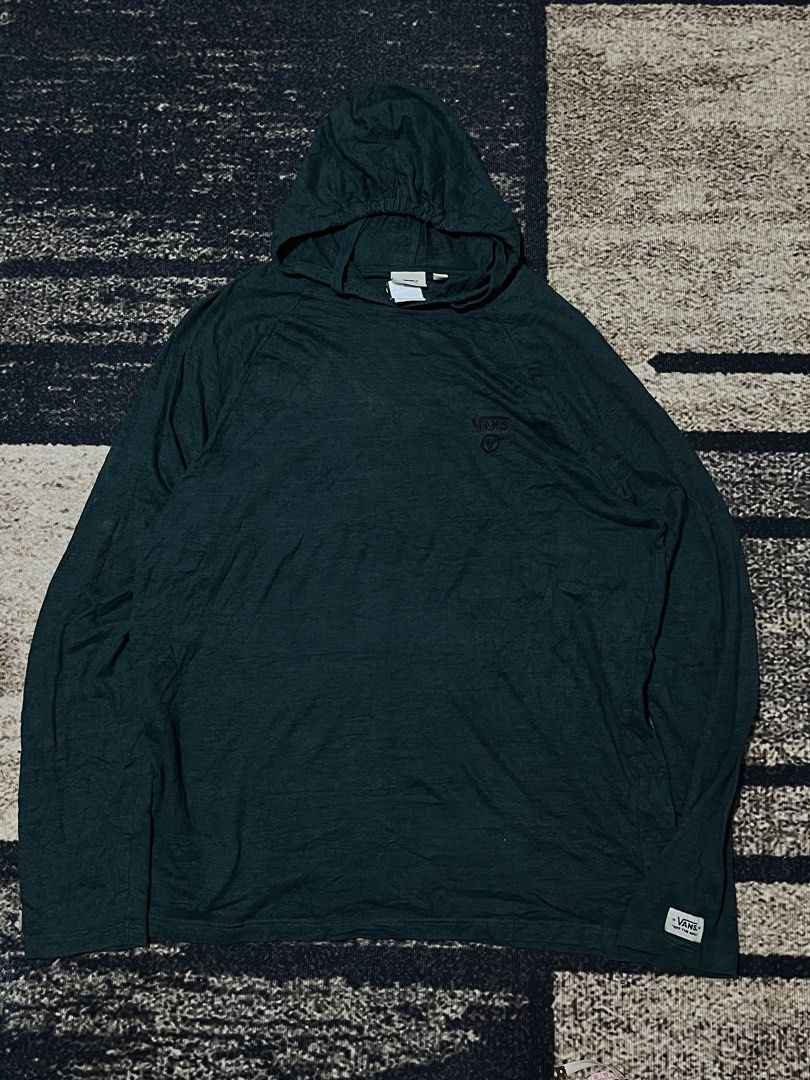 FOR SALE (Category: Coats, Jackets and Outerwear) located in Bulacan. Submitted by sef19 (Listing ID 1460567377, Image 1). Description: VANS - size : XXL condition : excellent price : ₱920 - location : bulacan mop : gcash / jnt pm 📩📩📩.