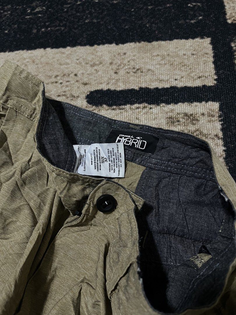 FOR SALE (Category: Shorts) located in Bulacan. Submitted by sef19 (Listing ID 1460568451, Image 2). Description: ONEILL HYBRID - size : 32w condition : excellent price : ₱480 - location : bulacan mop : gcash / jnt pm 📩📩📩.