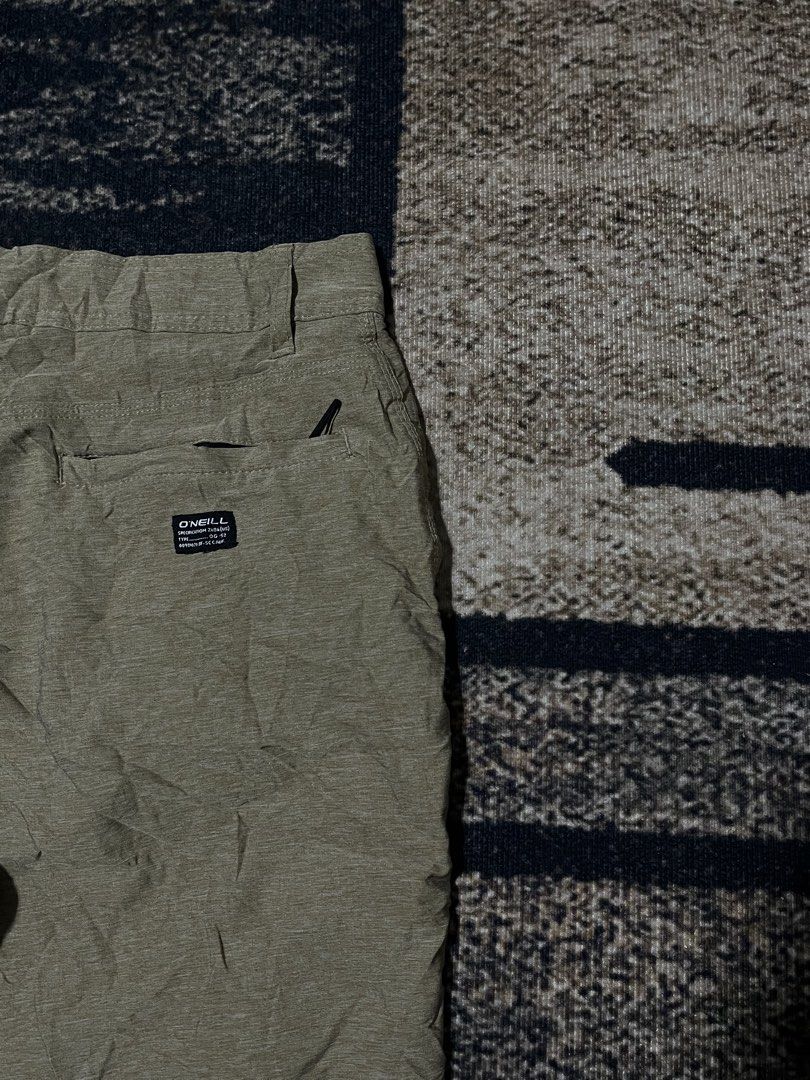 FOR SALE (Category: Shorts) located in Bulacan. Submitted by sef19 (Listing ID 1460568451, Image 3). Description: ONEILL HYBRID - size : 32w condition : excellent price : ₱480 - location : bulacan mop : gcash / jnt pm 📩📩📩.
