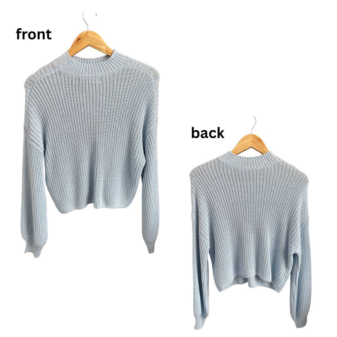 Forever 21 Light Blue Knit Mock Neck Sweater (Category: Longsleeves) located in Candaba. Submitted by prettyandclean (Listing ID 1460587072, Image 1). Description: Worn once :) Color: Light blue Size: US Small.