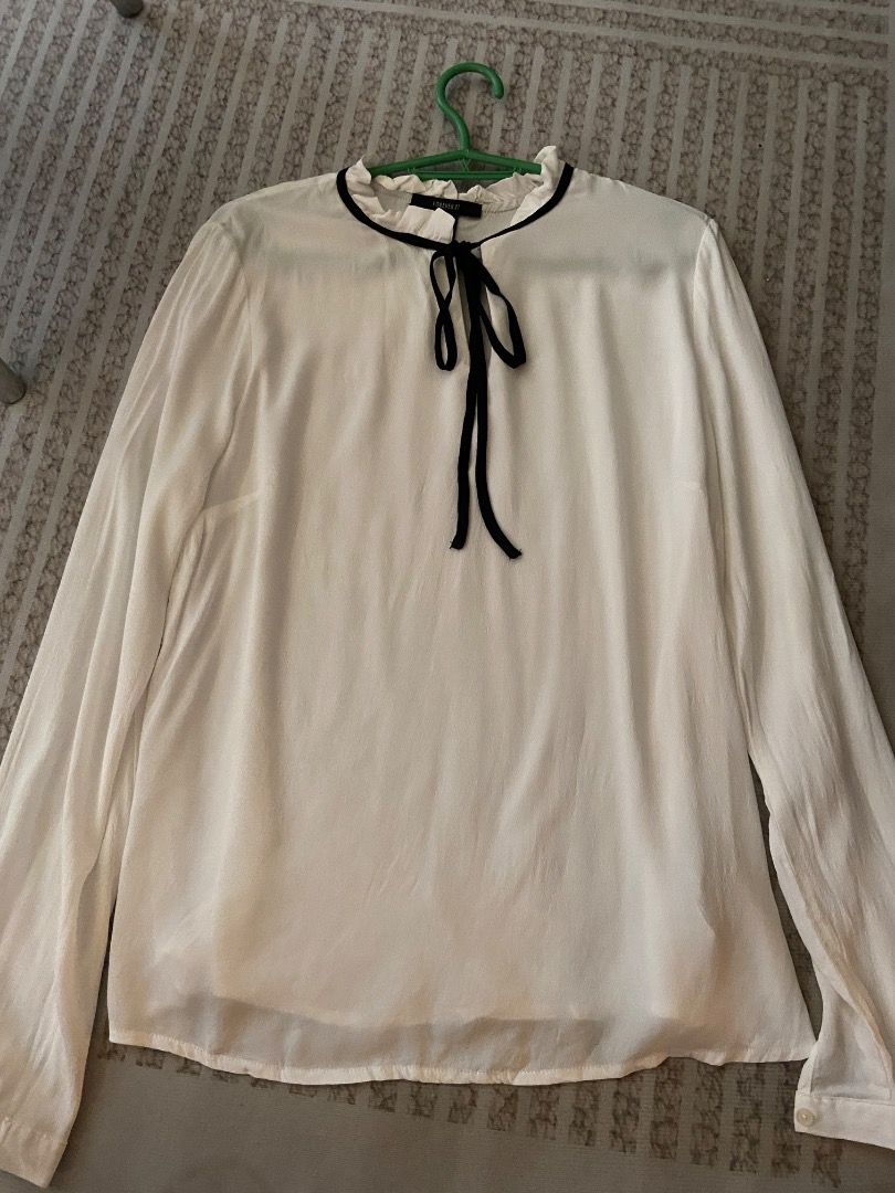 Forever 21 longsleeves top (Category: Undergarments & Loungewear) located in Angeles City. Submitted by .portia___01 (Listing ID 1460562329, Image 2). Description: new without tag m-l.
