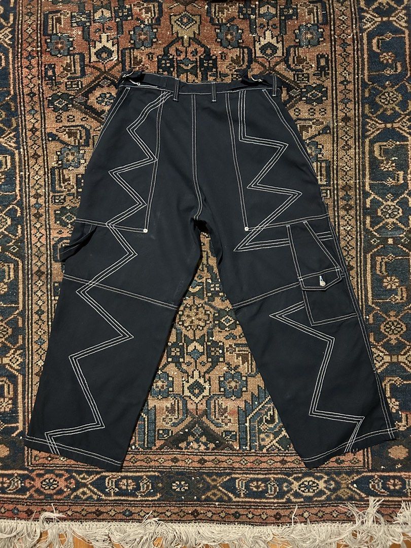 Fortune WWD Navy Carpenter Pants (Category: Jeans) located in Makati City. Submitted by joefits (Listing ID 1460661805, Image 2). Description: - Brand: Fortune W.W.D. - Model: Navy Carpenter Pants - Size: Medium - Color: Navy -Measurements: Waist 32 Rise 11.5 Outseam 36.5 Bought from the Fortune Outpost in Legaspi Village (when it was there). Worn a handful of times. Some natural blue dye fading onto the white stitching from washing but otherwise
